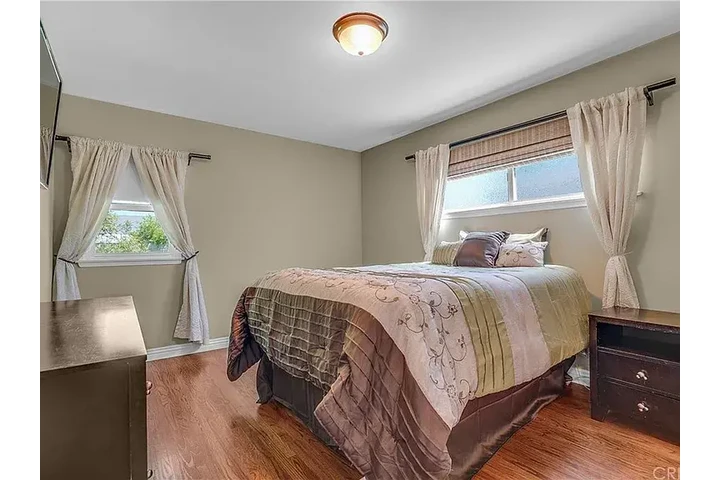 $1800 : 7414 Quartz Ave, Winnetka, CA image 4