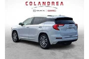 $28521 : GMC Terrain 2023 AWD Denali thumbnail