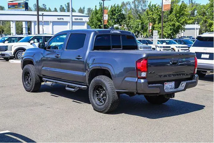 $33991 : Toyota Tacoma 2022 4x4 SR V6 image 2