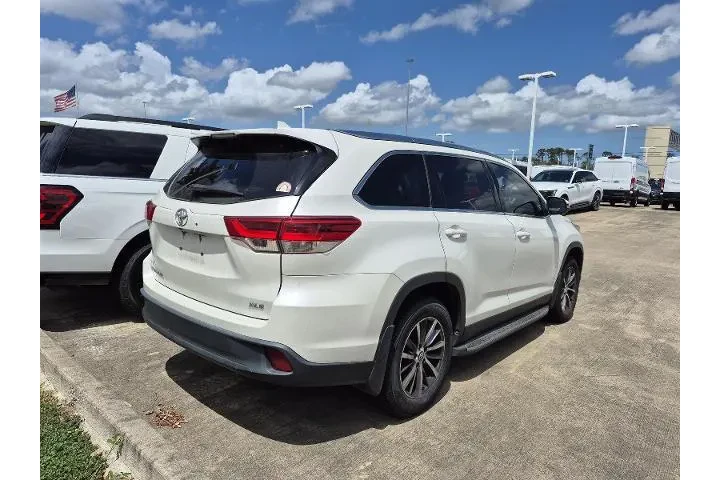 $23206 : Toyota Highlander 2019 SE 4d image 3