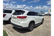 $23206 : Toyota Highlander 2019 SE 4d thumbnail