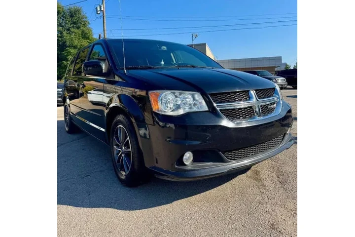 $5500 : 2017 Grand Caravan SXT image 2