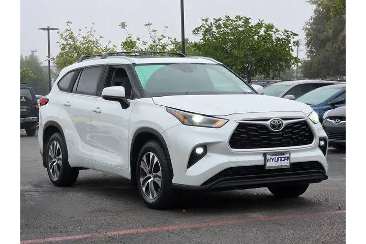 $33500 : Toyota Highlander 2023 XLE 4 image 4