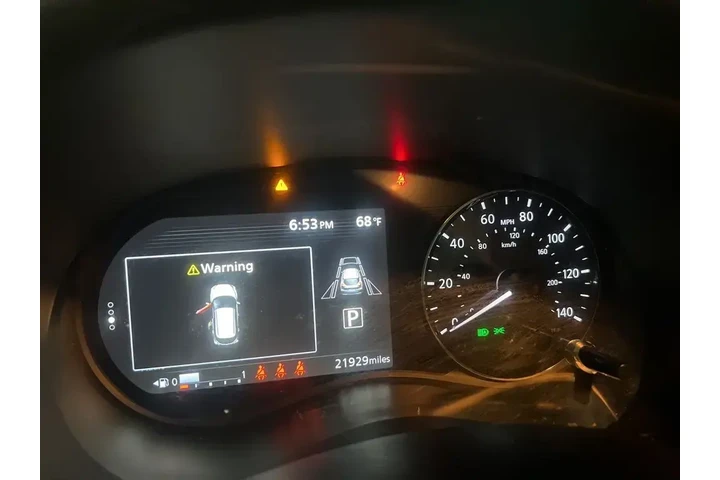 $21380 : Nissan Kicks 2023 SR 4dr Cro image 4