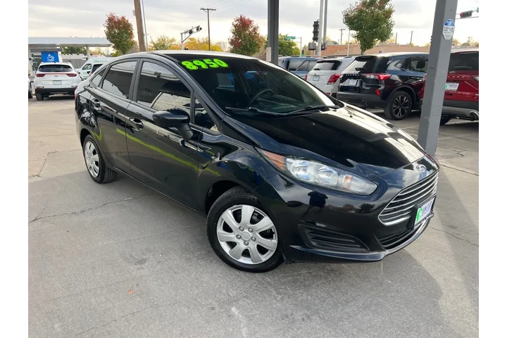 2018 Fiesta S Sedan image 3