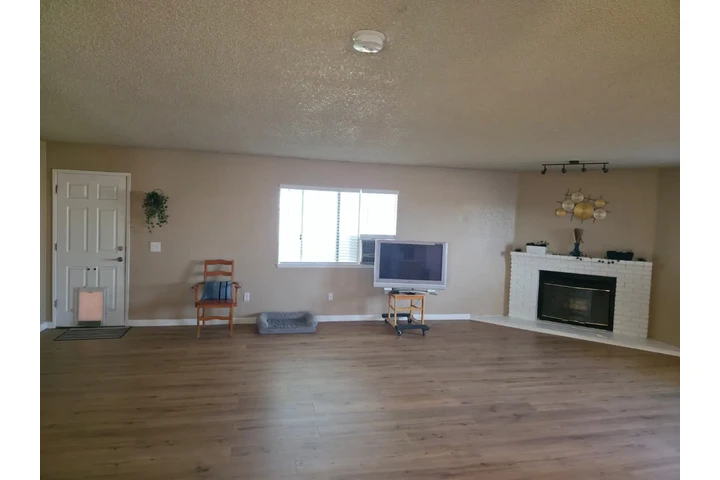 $278900 : Linda Casita_California City image 2
