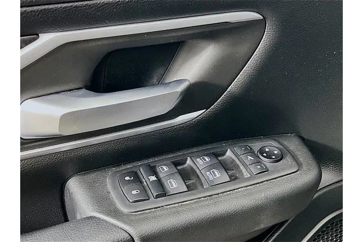 $33975 : Ram 1500 2020 4x4 Big Horn 4 image 9