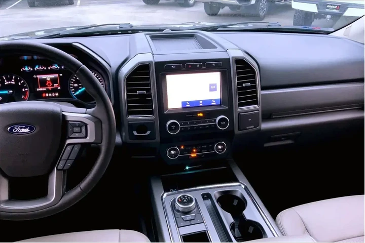 $39588 : Ford Expedition 2021 4x2 XLT image 6