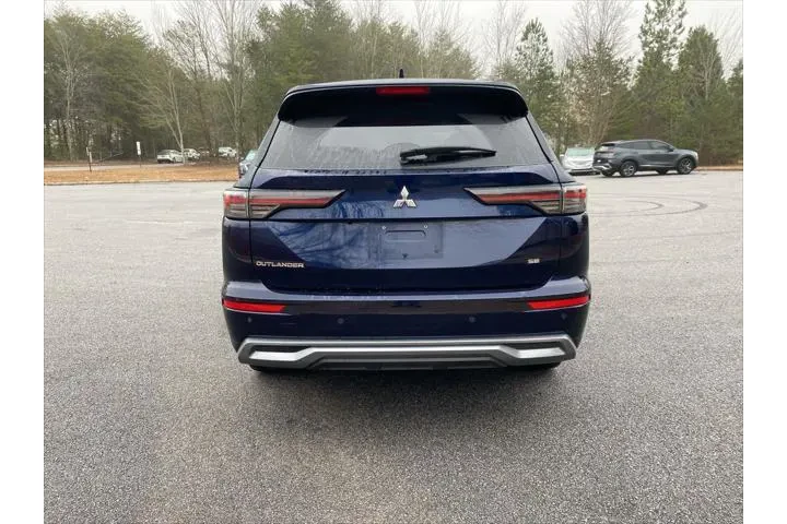 $22720 : Mitsubishi Outlander 2025 SE image 5