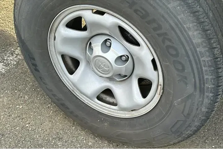 $25990 : Toyota Tacoma 2018 4x2 SR 4d image 6