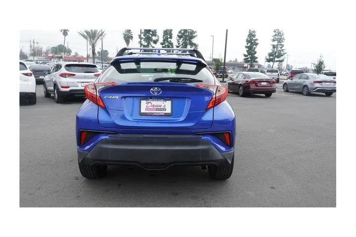 $17250 : 2019 C-HR XLE Sport Utility 4D image 7