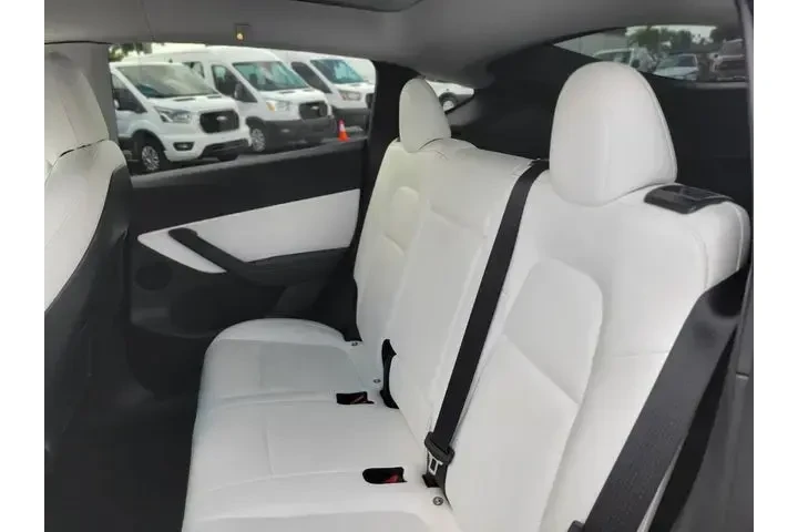 $31991 : Tesla Model Y 2022 AWD Perfo image 8