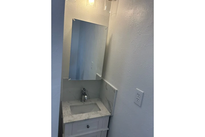 $2750 : 2 CASAS 4 RENT con/sin garage image 1