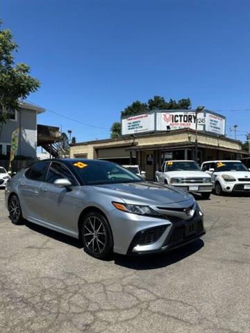 2022 Camry SE Nightshade image 1