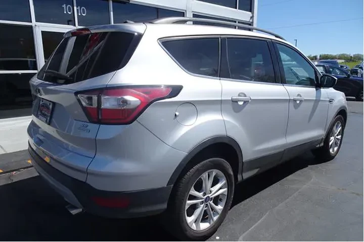 $11999 : 2018 Escape image 8