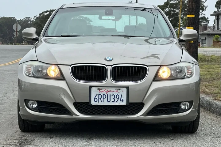 BMW 3 Series 2011 328i 4dr S image 8