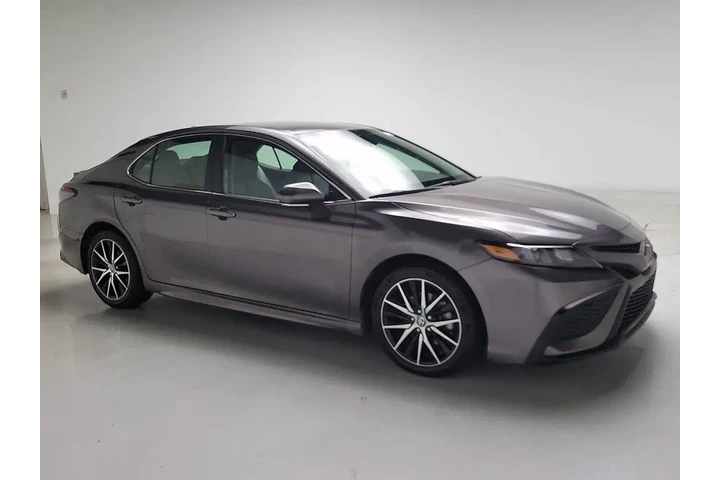 $27998 : Toyota Camry 2024 SE 4dr Sed image 1