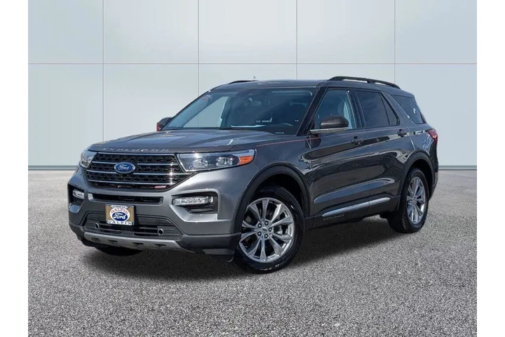 $32275 : Ford Explorer 2023 XLT 4dr S image 1