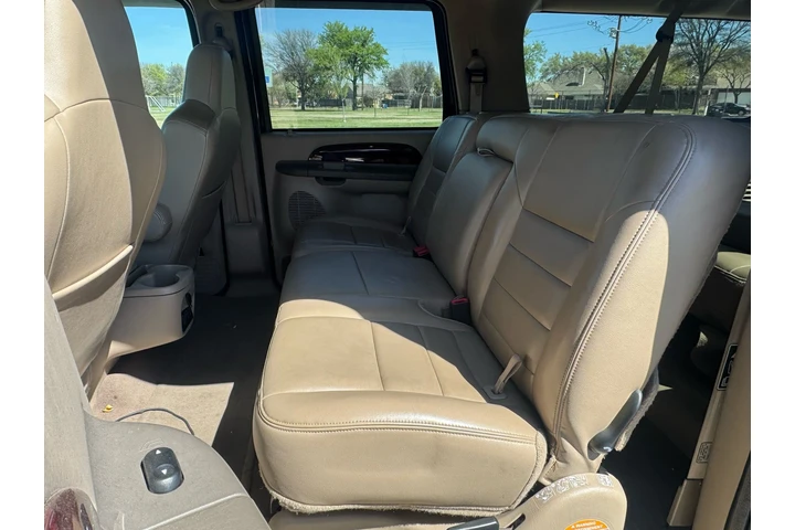 $18995 : 2003 Excursion Limited image 10