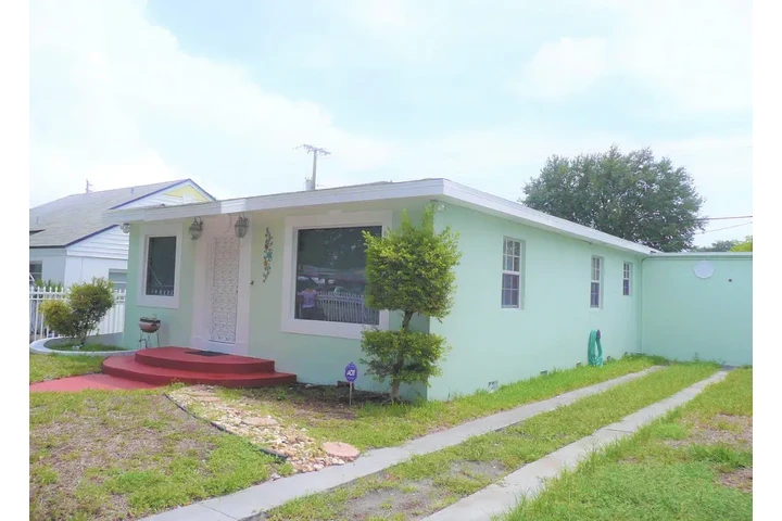 $1100 : Welcome to your home image 1