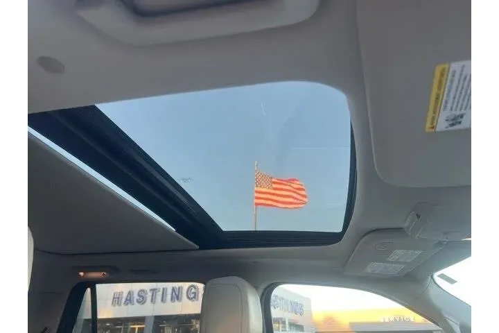 $26560 : Ford Expedition 2019 4x4 Pla image 8