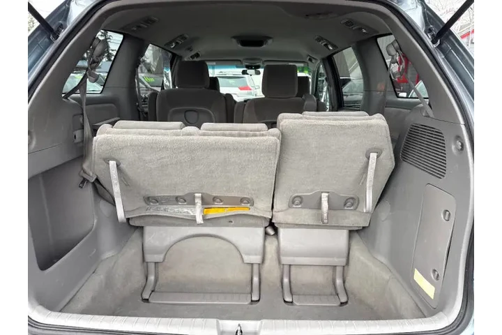 $4495 : 2004 Sienna LE 7 Passenger image 9