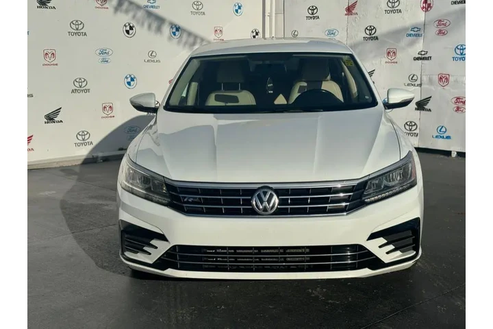 $9995 : 2017 Passat R-Line w/Comfort image 9
