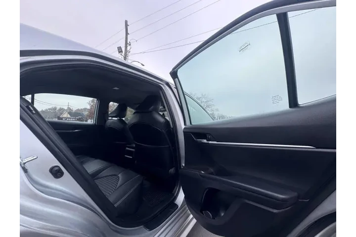 $20999 : 2022 Camry SE image 9