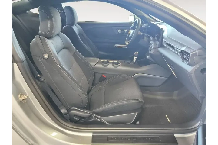 $34000 : Ford Mustang 2026 EcoBoost P image 3
