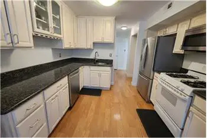 $2300 : Rental property with 2 bedro image 3