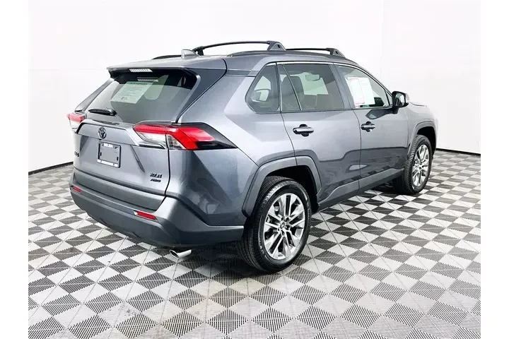 $39900 : Toyota RAV4 2025 AWD XLE Pre image 7