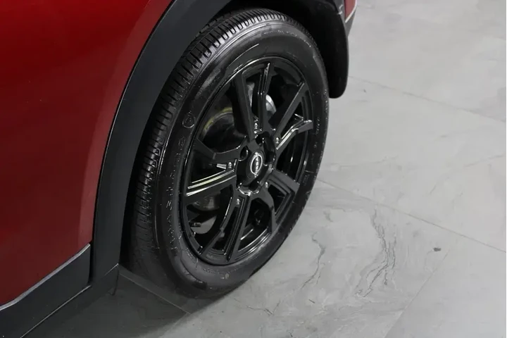 $18505 : Nissan Kicks 2023 SR 4dr Cro image 9