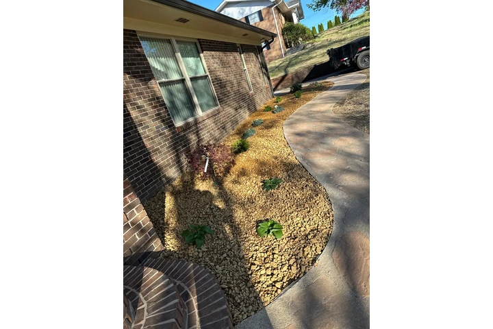 Diaz Lawn Care And Landscaping image 6