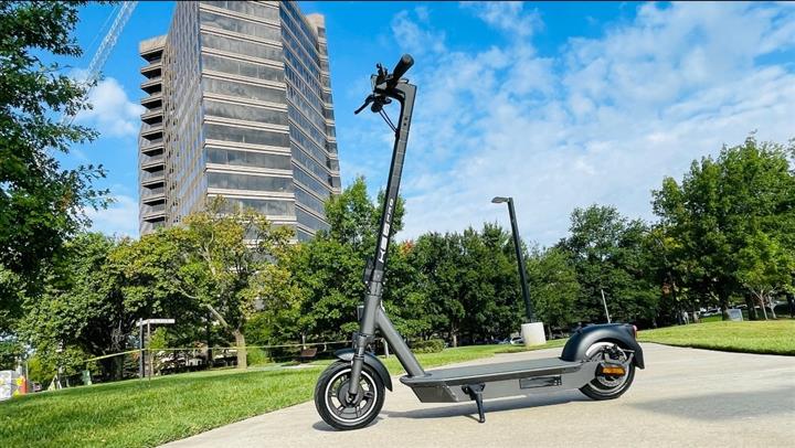 $800 : Electric  new Scooter for sale image 2