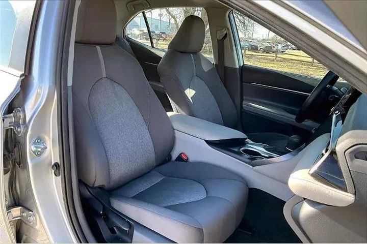 $24378 : Toyota Camry 2024 LE 4dr Sed image 7