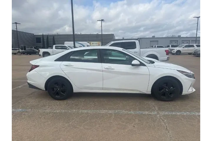 $18395 : Hyundai ELANTRA 2023 SEL 4dr image 2