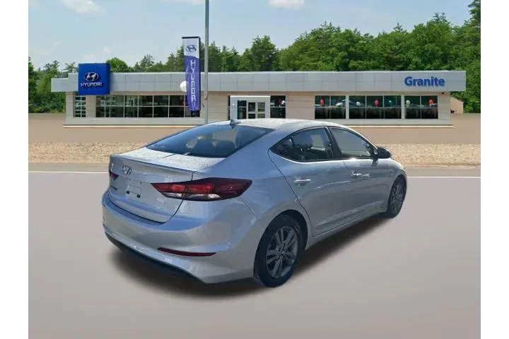 $8990 : Hyundai ELANTRA 2018 Value E image 8