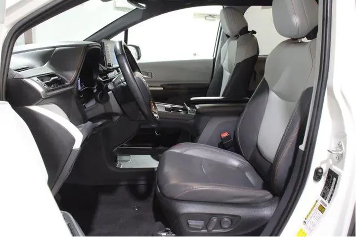 $39998 : Toyota Sienna 2022 XSE 7-Pas image 3