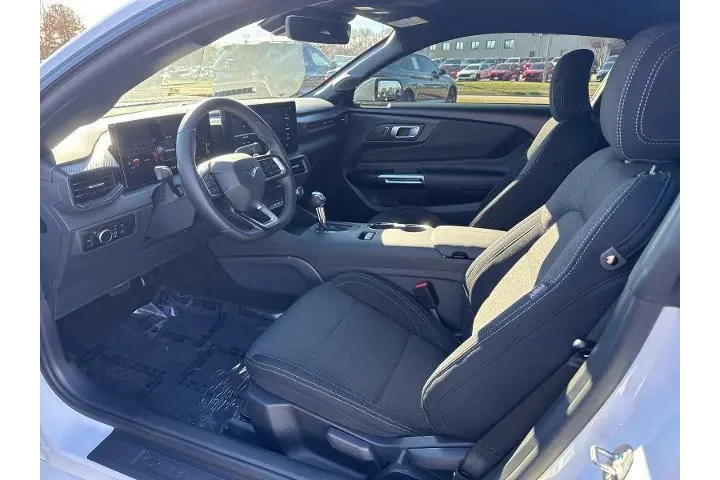 $39950 : Ford Mustang 2025 GT Premium image 9