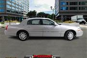 $9000 : 2006 LINCOLN TOWN CAR thumbnail