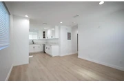 $2355 : Nice  3 bedroom house In LA thumbnail