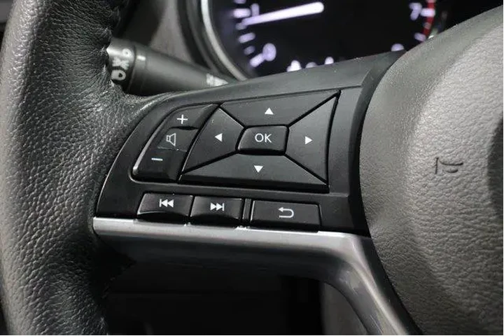 $14985 : Nissan Rogue 2020 SV 4dr Cro image 9