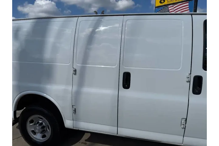 $11750 : 2017 Express 2500 image 6
