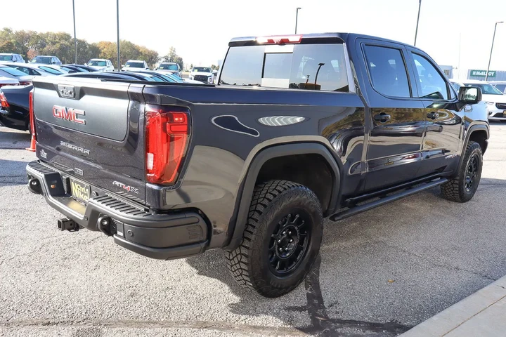 $63587 : 2023 Sierra 1500 4WD Crew Cab image 4