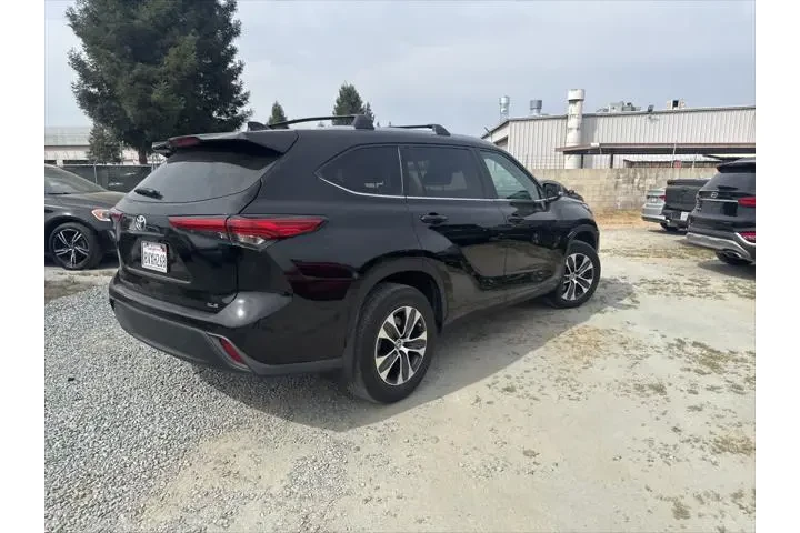 $32999 : Toyota Highlander 2021 XLE 4 image 5