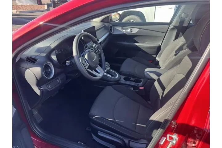 $17999 : Kia Forte 2024 LX 4dr Sedan image 8