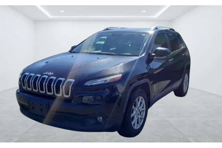 $7800 : 2014 Cherokee Latitude image 1