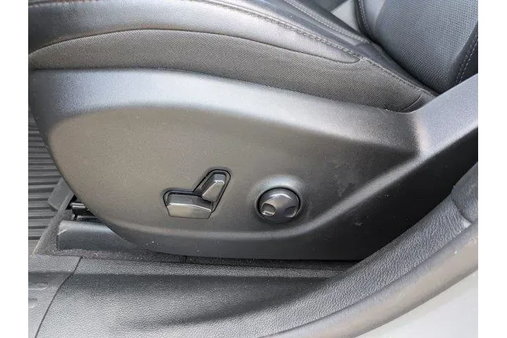 $24990 : Jeep Cherokee 2022 4x4 Latit image 8