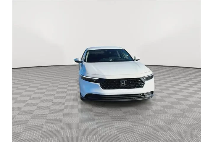 $23500 : Honda Accord 2024 LX 4dr Sed image 3