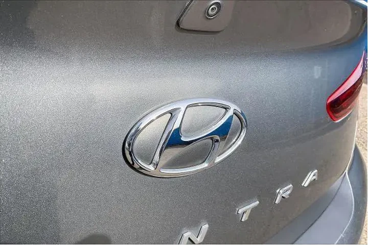 $13308 : Hyundai ELANTRA 2019 SE 4dr image 9